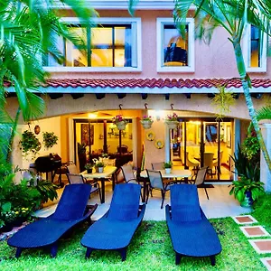 Magnifica Villa Palmeras Luxurious 4 Bedroom 6 Bds 4 Ba Private Pool Lagoon Front Super Fast Wifi Villa